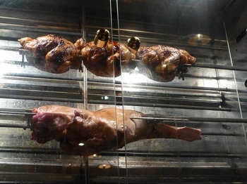 20120923夕食のレストランで肉を焼いているところ.jpg