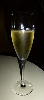 20121030シャンパン試飲２杯目.jpg