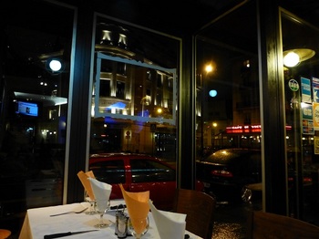 20121101夕食レストランの店内3.jpg